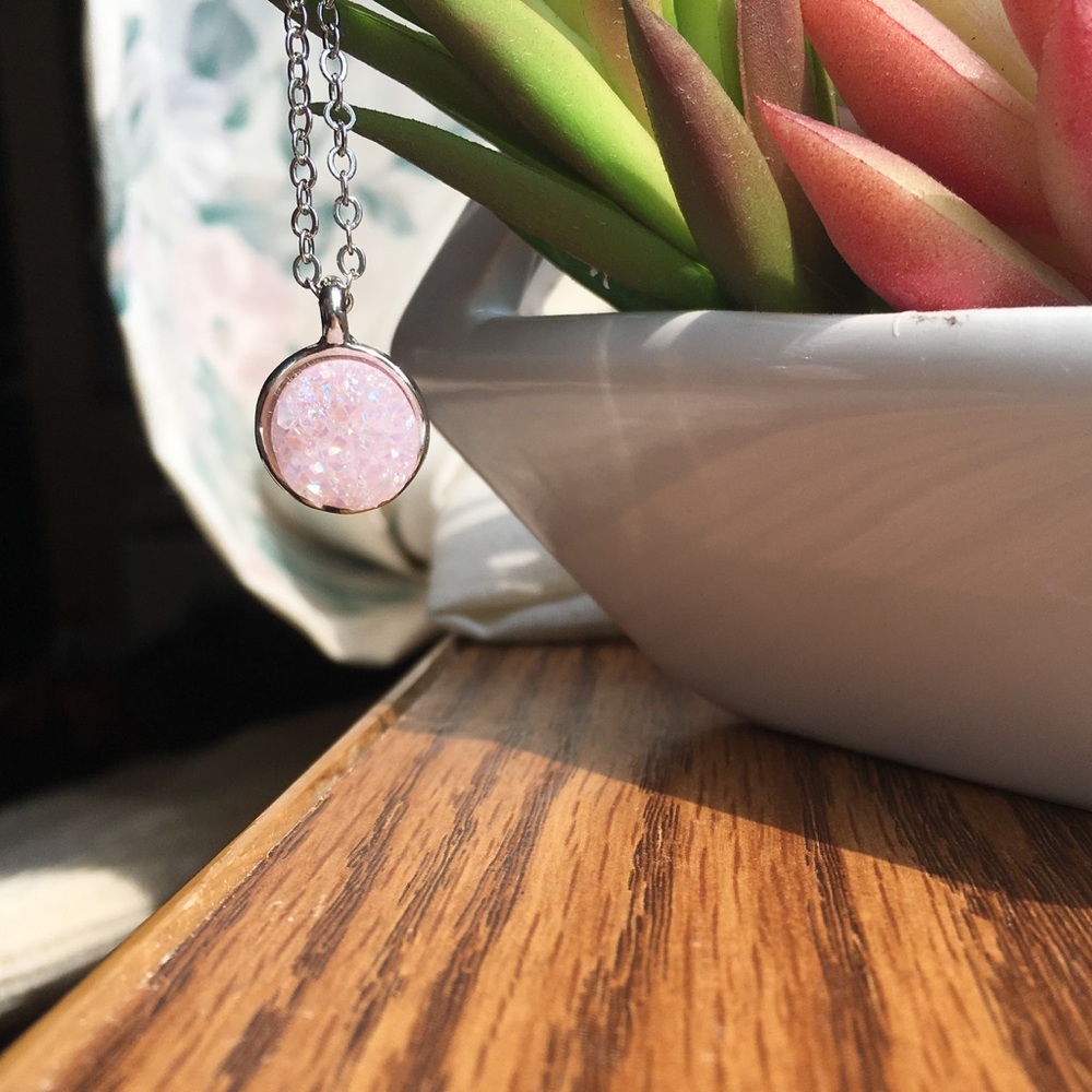 🌸Lavender Druzy Stone Raw Cut Necklace- NO NICKEL - Picture 3 of 12
